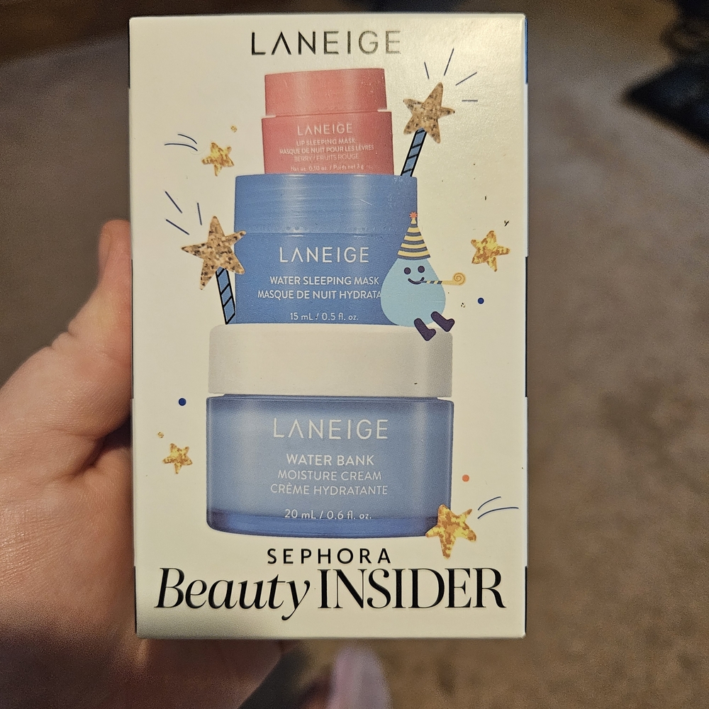 **ALL NEW, UNOPENED MAKEUP AND SKINCARE BUNDLED** ASKING FOR $60 OR BEST OFFER!